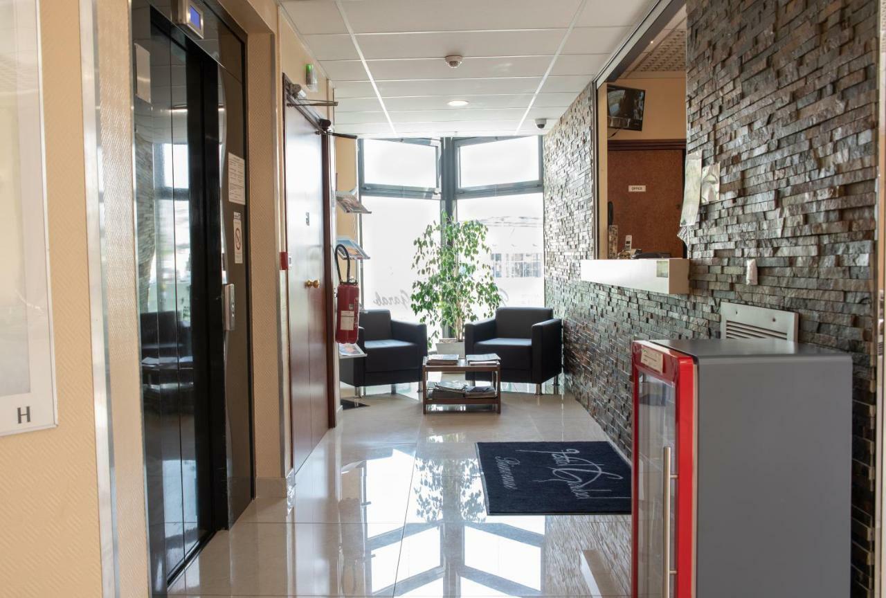 Hotel Garabel Plaisir Esterno foto